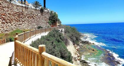 Kaunis asunto on oma uima-allas, WiFi, TV, lähellä kaikkia palveluja