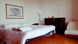 2 habitaciones, tabla de planchar con plancha y wifi gratis