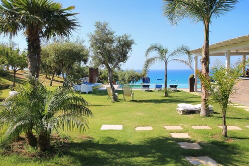 Large property, 2 Modern Villas, PRIVATE POOL, Golf Practice, Sea View, WIFI