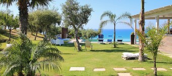 Large property, 2 Modern Villas, PRIVATE POOL, Golf Practice, Sea View, WIFI