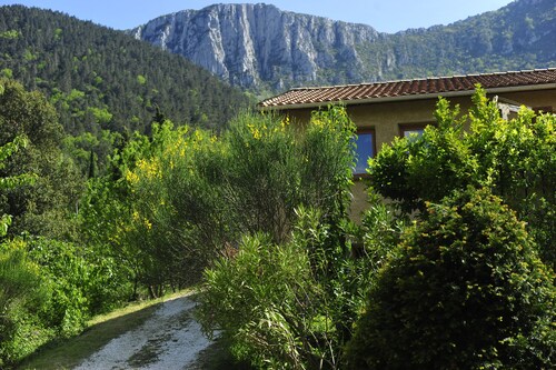 languedoc / Caudies. Superbe villa tranquille avec piscine | Vues étonnantes