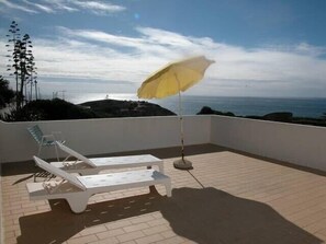 Terrace/patio - Apartment T1 (A) on the beach for holidays (Praia do Carvoeiro)