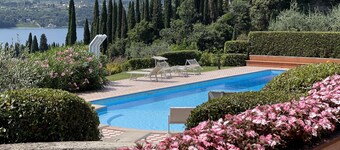 Spectacular view with pool 