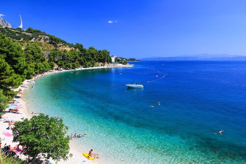 Villa Oliva - exclusive gateway, luxurious serenity, stunning views, heated pool