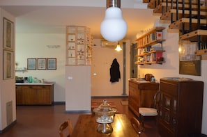 Interior - Beautiful and spacious apartment, with garage, in an ancient building in the city center.  (Ferrara)