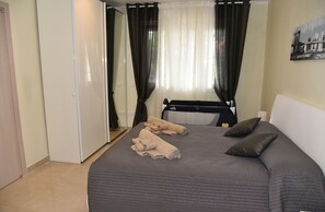 3 chambres, fer et planche à repasser, lit parapluie, Wi-Fi gratuit