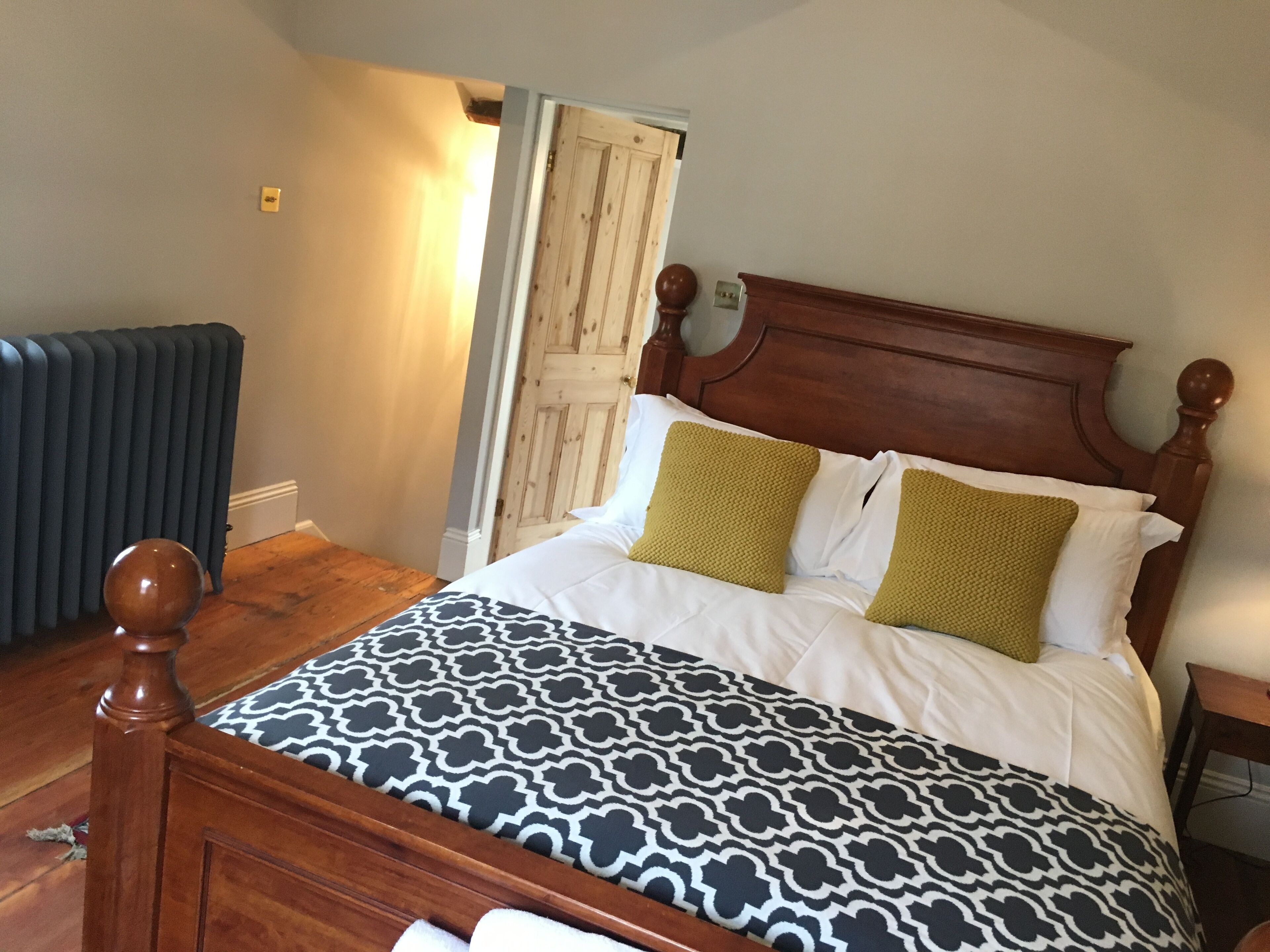 Charming, recently renovated, cosy cottage for two in Wetherby