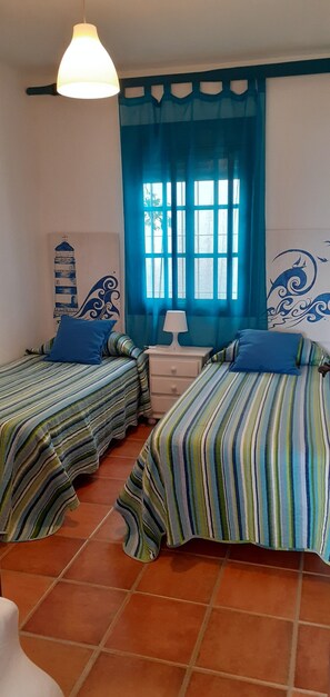 2 soverom, strykejern/-brett, wi-fi og sengetøy