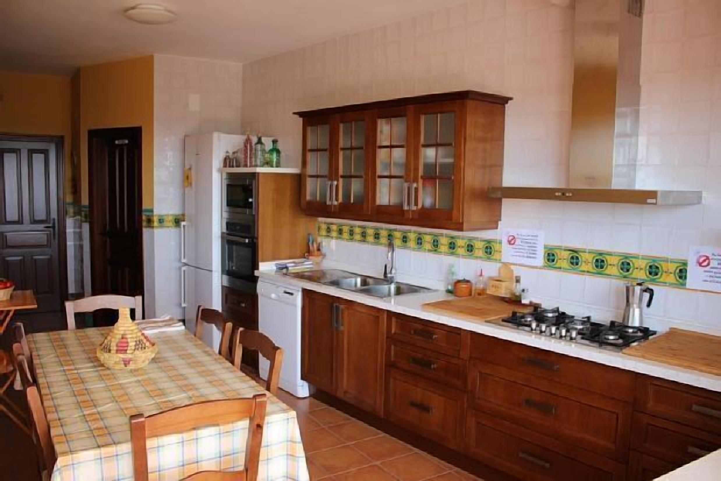 Rural accommodation La Casa de Baños for 12 people