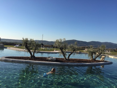Old "borgo" in Maremma among olive groves, etruscan treasures, lake and sea.WIFI