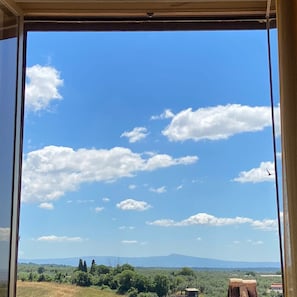 Panorama dal soggiorno. View by the living room (with dining&kitchen)