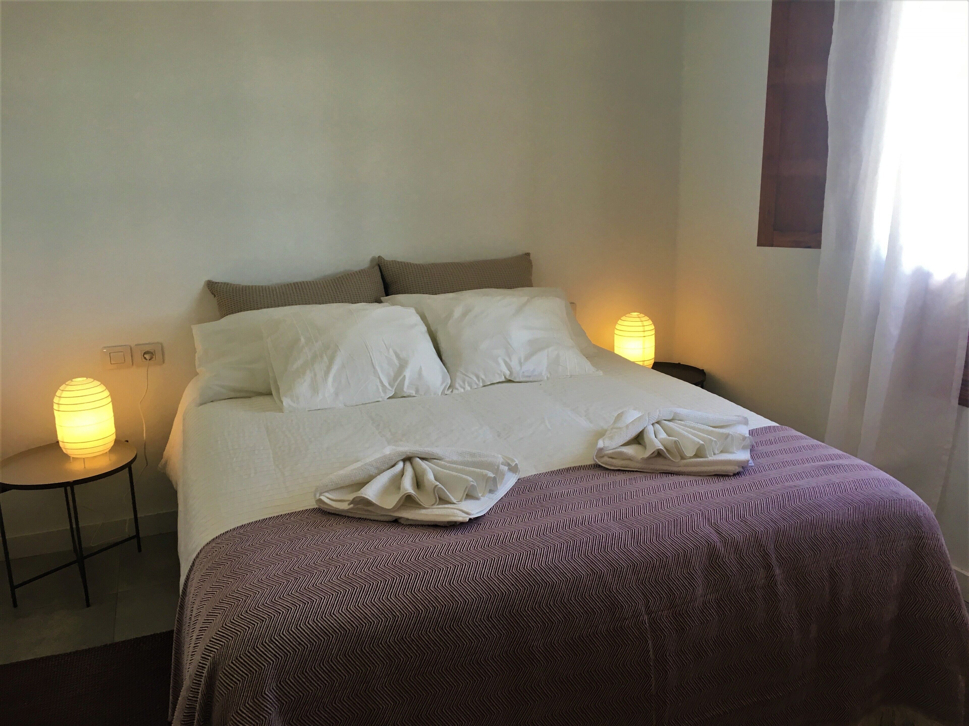 2 chambres, fer et planche à repasser, Wi-Fi gratuit, draps fournis