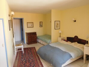 2 chambres, fer et planche à repasser, Wi-Fi gratuit