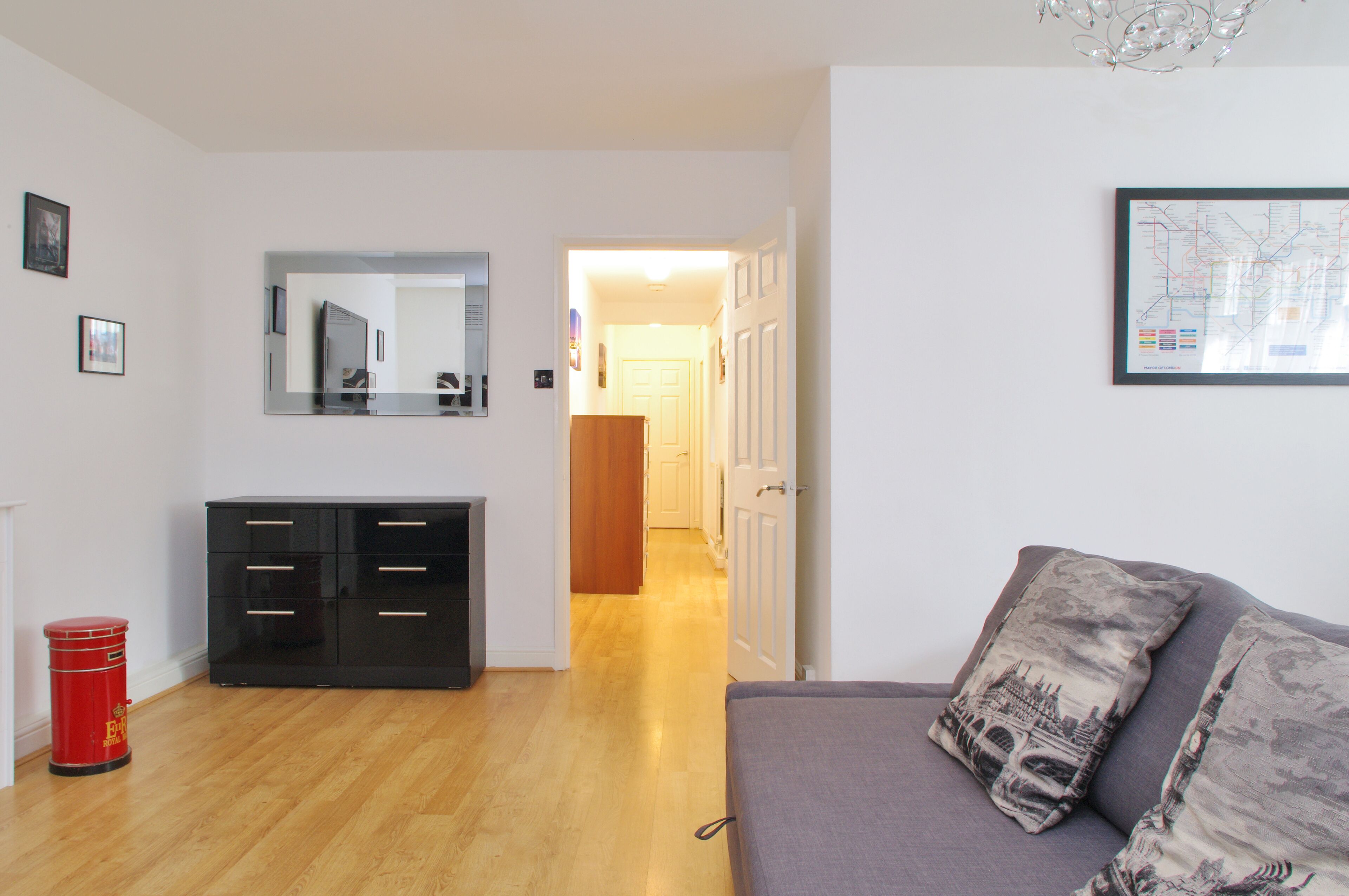 Great Flat, Great Location -  2 mins from Buses and Underground (Zone 1)