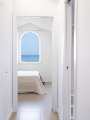 5 chambres, coffres-forts dans les chambres, fer et planche à repasser