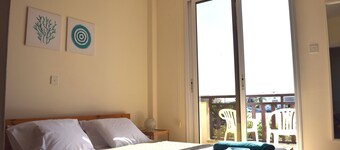 Villa Calm: 3-bedroom, 100m from beach