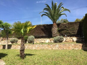 Property grounds - Secluded house with pool, barbecue and garden 10min. of the beach. Ideal families (Calonge)
