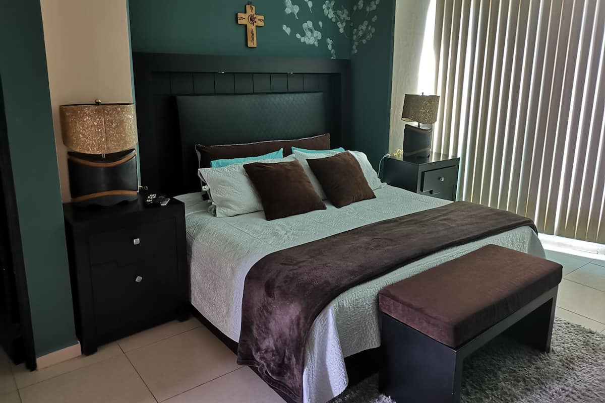 In-room safe, iron/ironing board, free WiFi, bed sheets