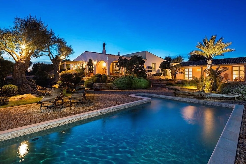 A touch of Provence in the Algarve - exclusive rustic villa on large property