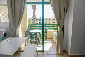 Luokittelematon kuva, 2 kautta 18, painike