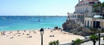 Villa 8 min. walk to the beaches / historic area Cascais / outdoor area relax / barbecue