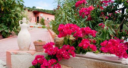 Maison de campagne Angela avec piscine dans le jardin, non loin de la mer de Sciacca