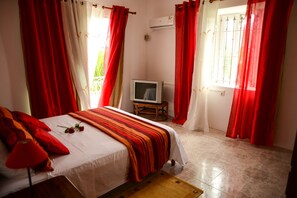 3 soverom, safe på rommet, wi-fi (inkludert) og sengetøy