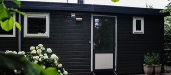 Spacious & cozy holiday bungalow "Frank" in wooded area (12 people)