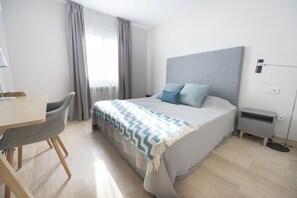 5 bedrooms, iron/ironing board, travel cot, WiFi - Beautiful and luxurious villa with pool 5 minutes from the beach of Portals (Cas Català)