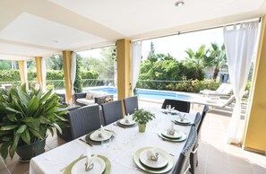 Outdoor dining