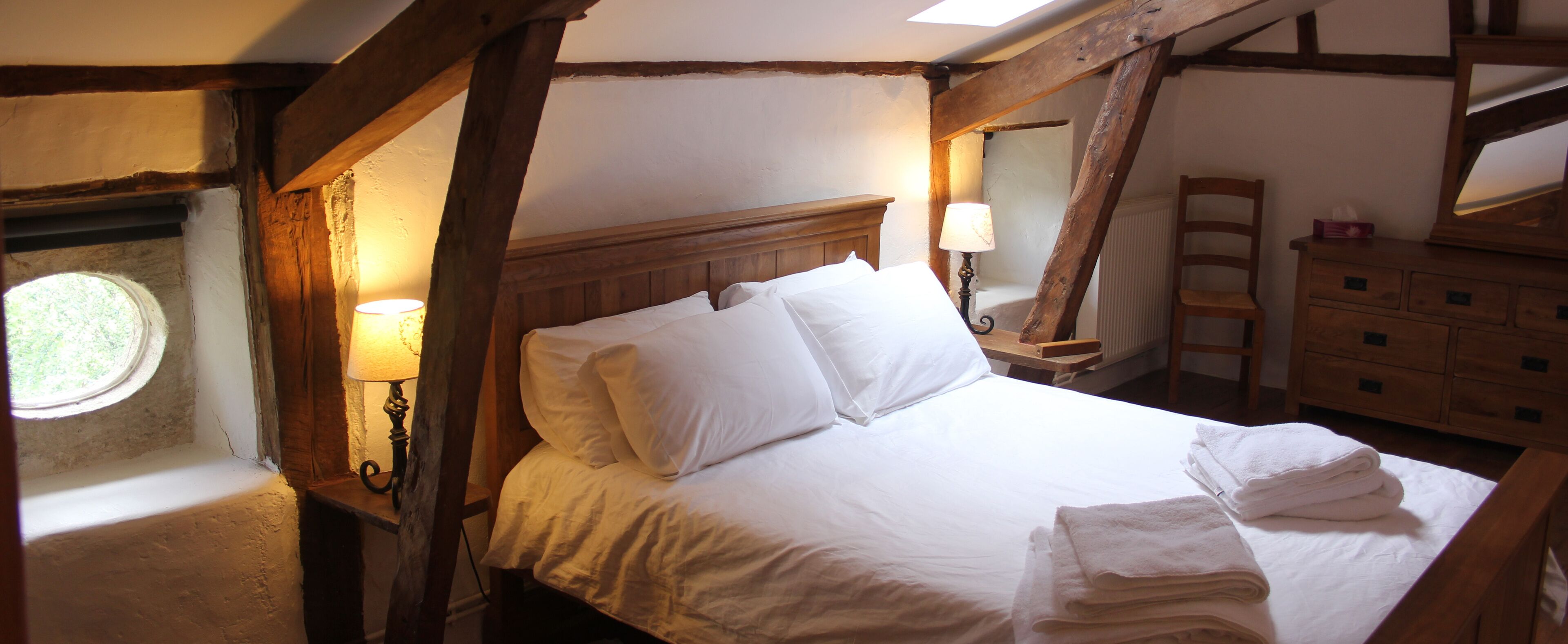 5 chambres, fer et planche à repasser, Wi-Fi gratuit, draps fournis