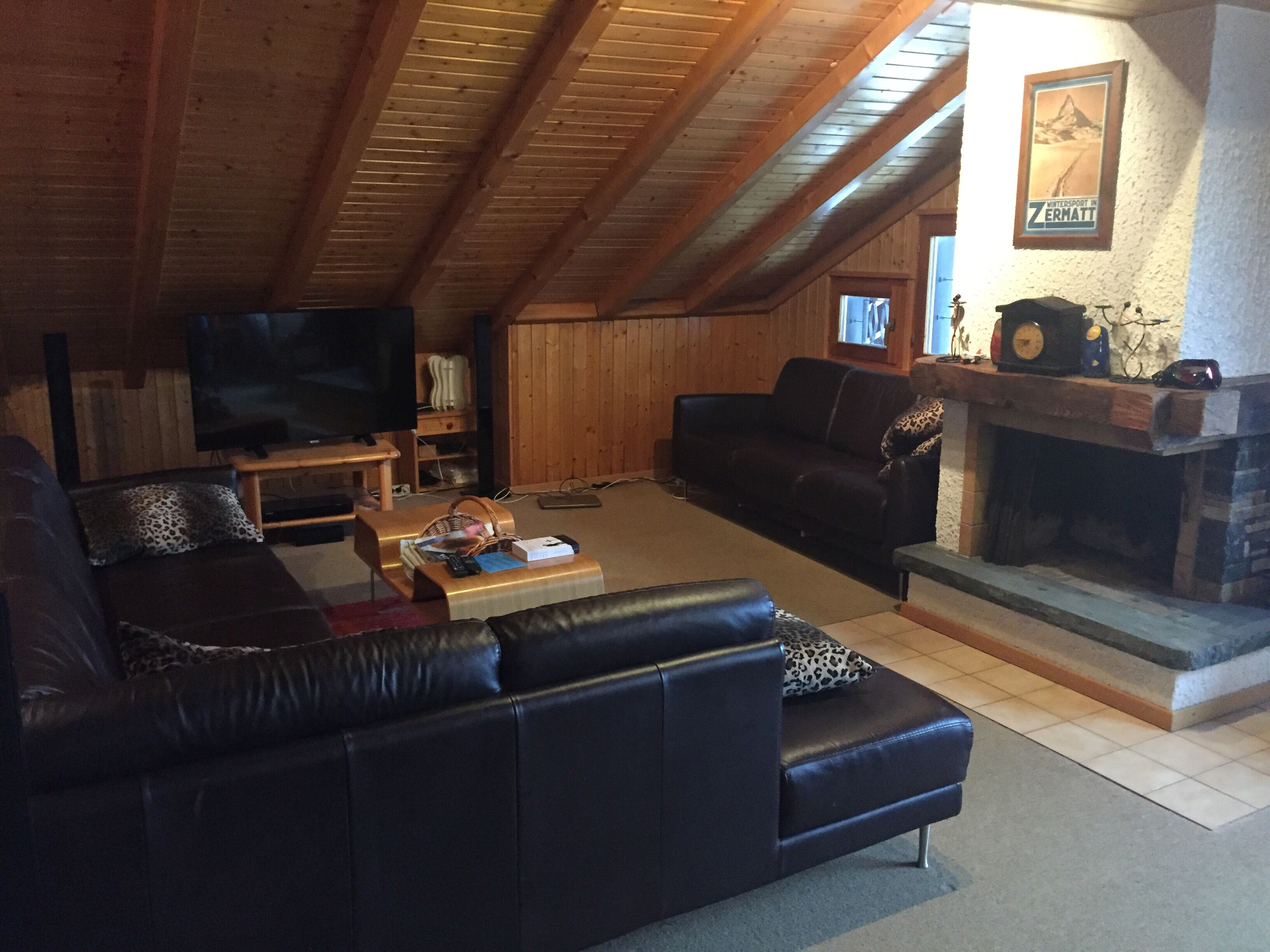 The lounge with 50 inch HD tv