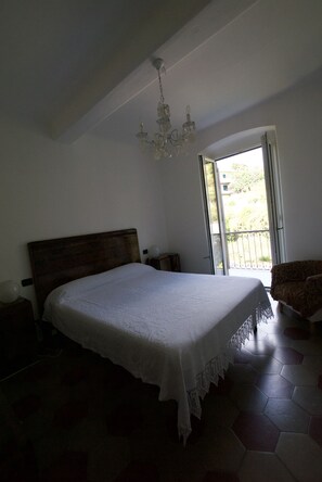 3 bedrooms, iron/ironing board, free WiFi, bed sheets - Apartment in Baia del Silenzio (Sestri Levante)