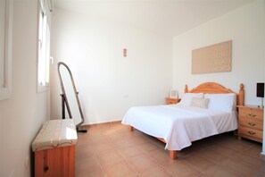 6 Schlafzimmer, Bügeleisen/Bügelbrett, kostenloses WLAN, Bettwäsche