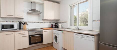 Fridge, microwave, oven, dishwasher