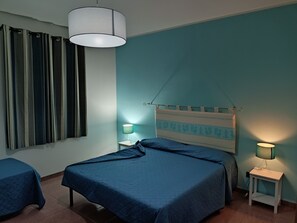 2 chambres, fer et planche à repasser, Wi-Fi gratuit, draps fournis