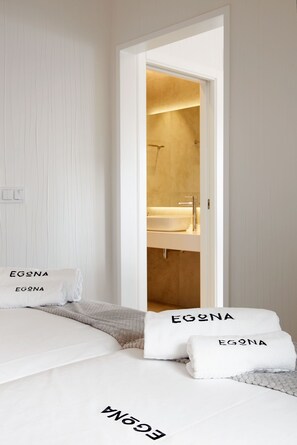 Douche, serviettes fournies
