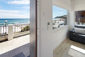 Interior - Mollarri apartment by Egona (Zarautz)