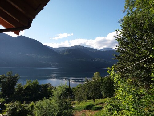 ORTA - FLAT LAKE VIEW, Privatstrand und Balkon (erste Etage)