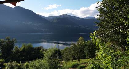 ORTA - FLAT LAKE VIEW, Privatstrand und Balkon (erste Etage)
