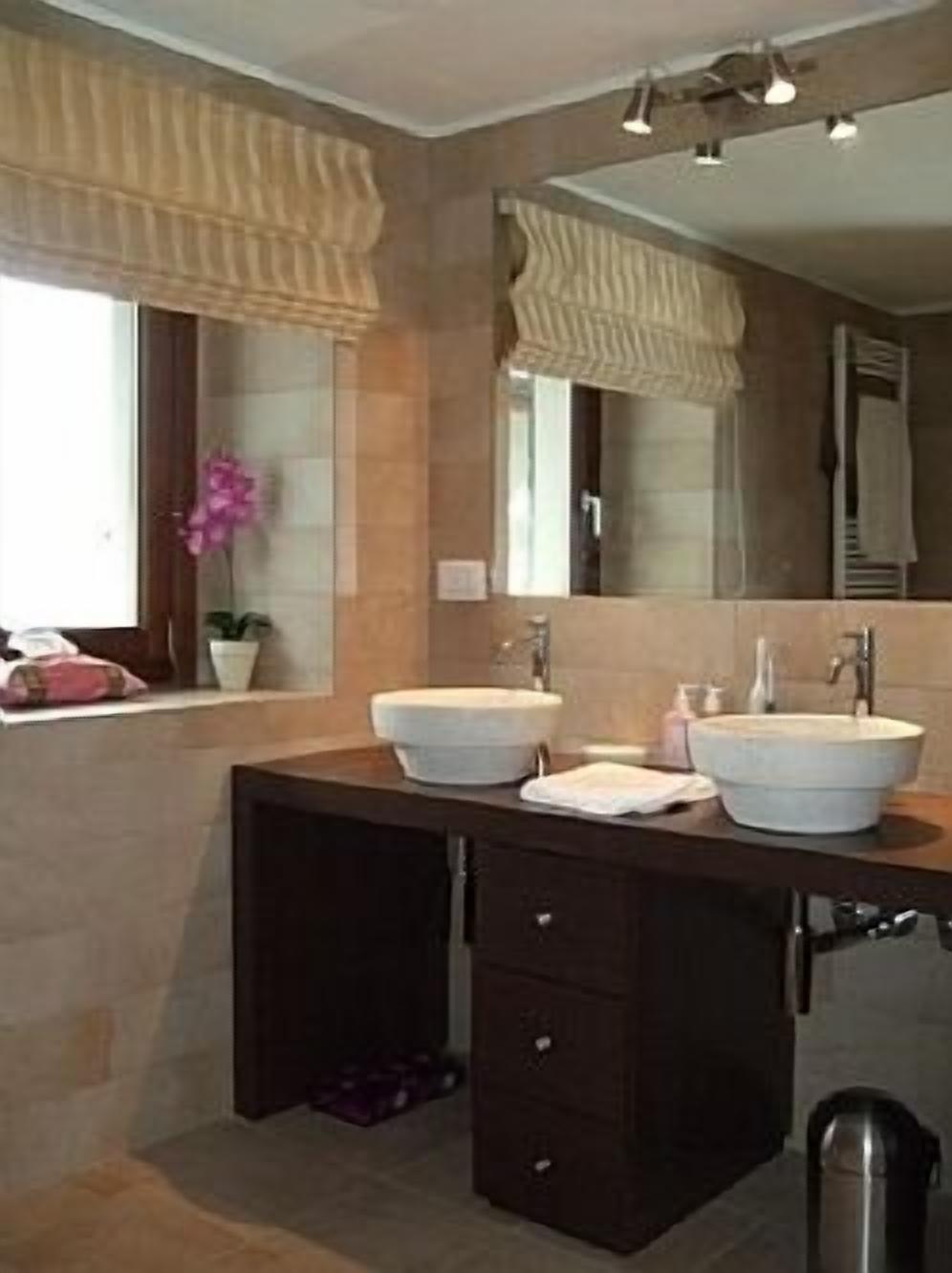 Grande casa con terrazza solarium e vista lago