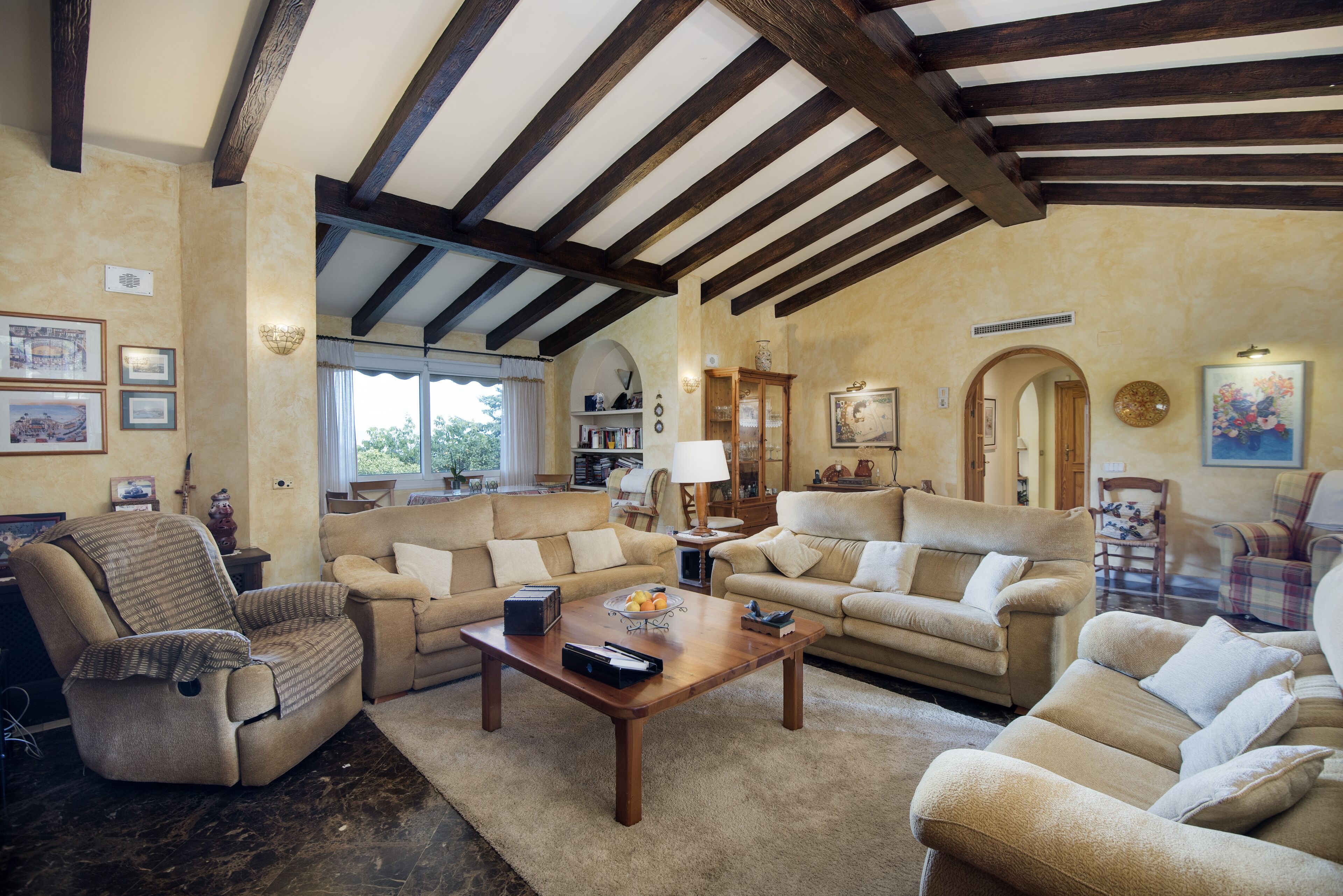 Luxurious Andalusian villa with private pool and garden just 20 minutes from the