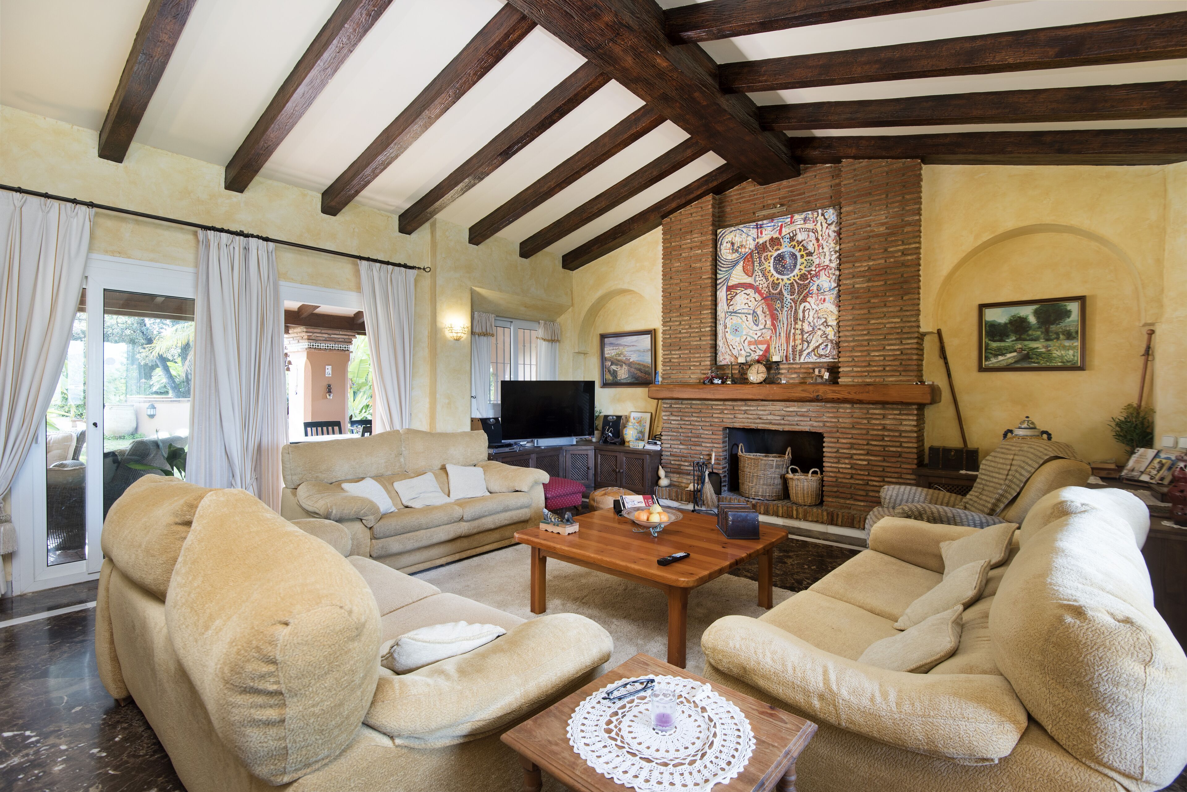 Luxurious Andalusian villa with private pool and garden just 20 minutes from the