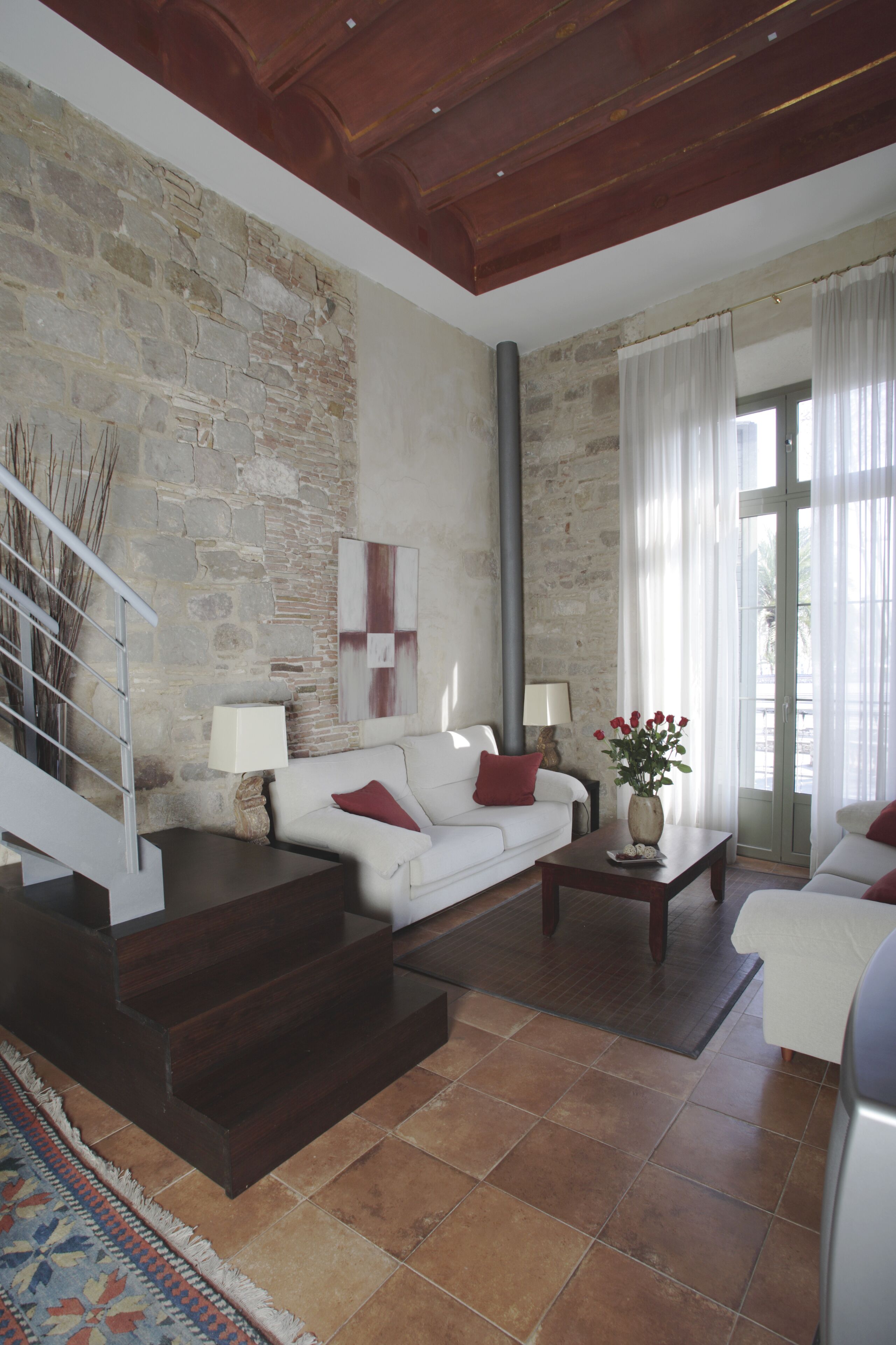 Charming duplex Artistic Heritage of the XVth Century Catalan Gothic Style.
