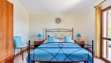 2 chambres, fer et planche à repasser, lit parapluie, Wi-Fi gratuit