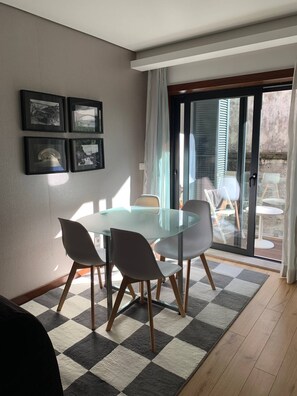 Dining - I Love Alegria - cosy Studio (Porto)