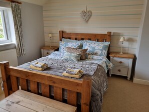 2 chambres, fer et planche à repasser, lit parapluie, Wi-Fi