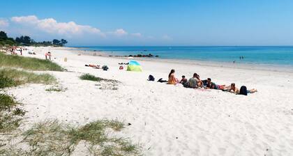 Neues Haus, nahe Strand, hell, ruhig, Garten, 4 Fahrräder .