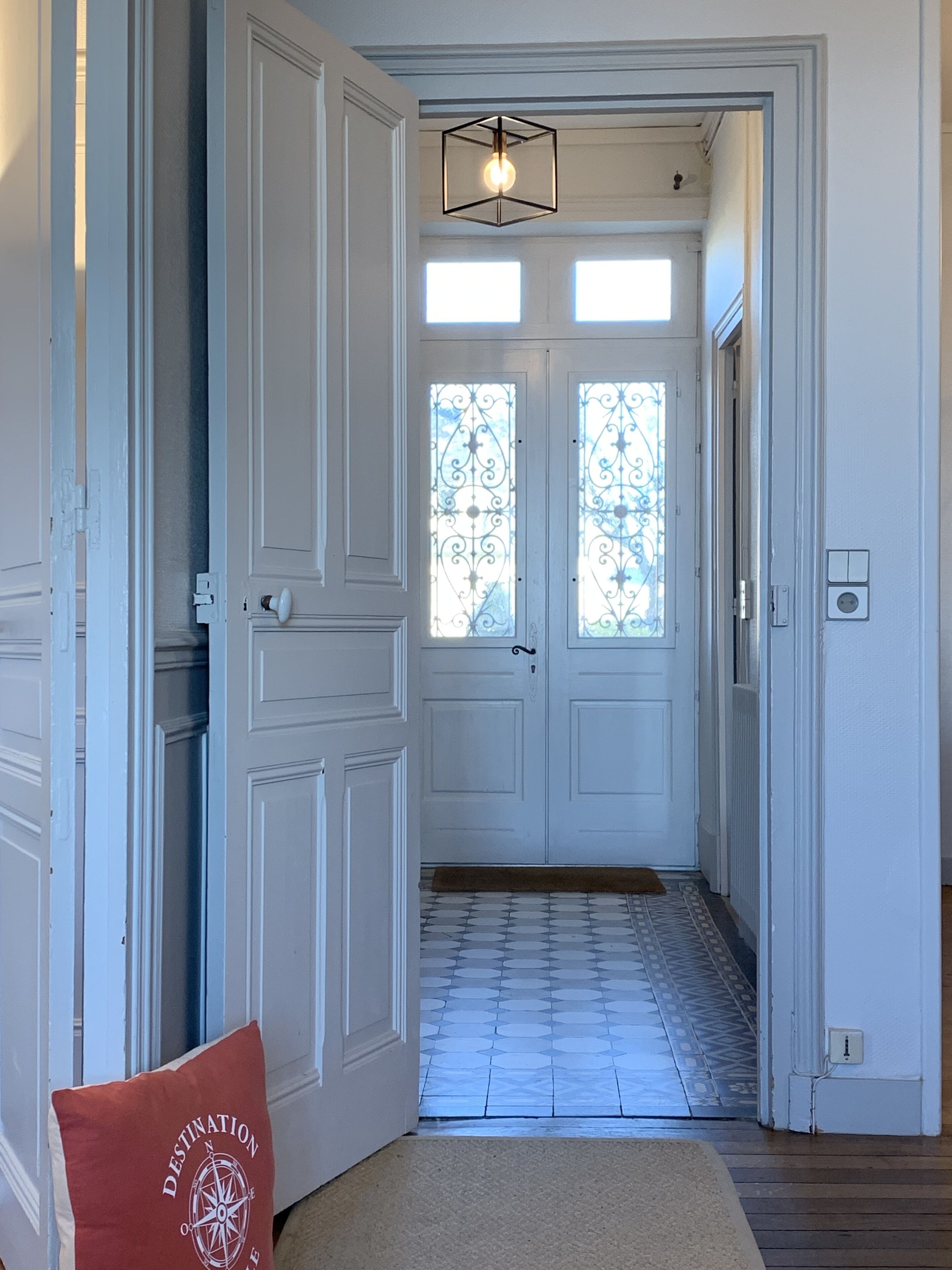 Beautiful villa on the seafront on the beach