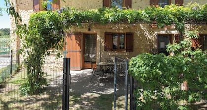 Character house in the heart of the Luberon Park